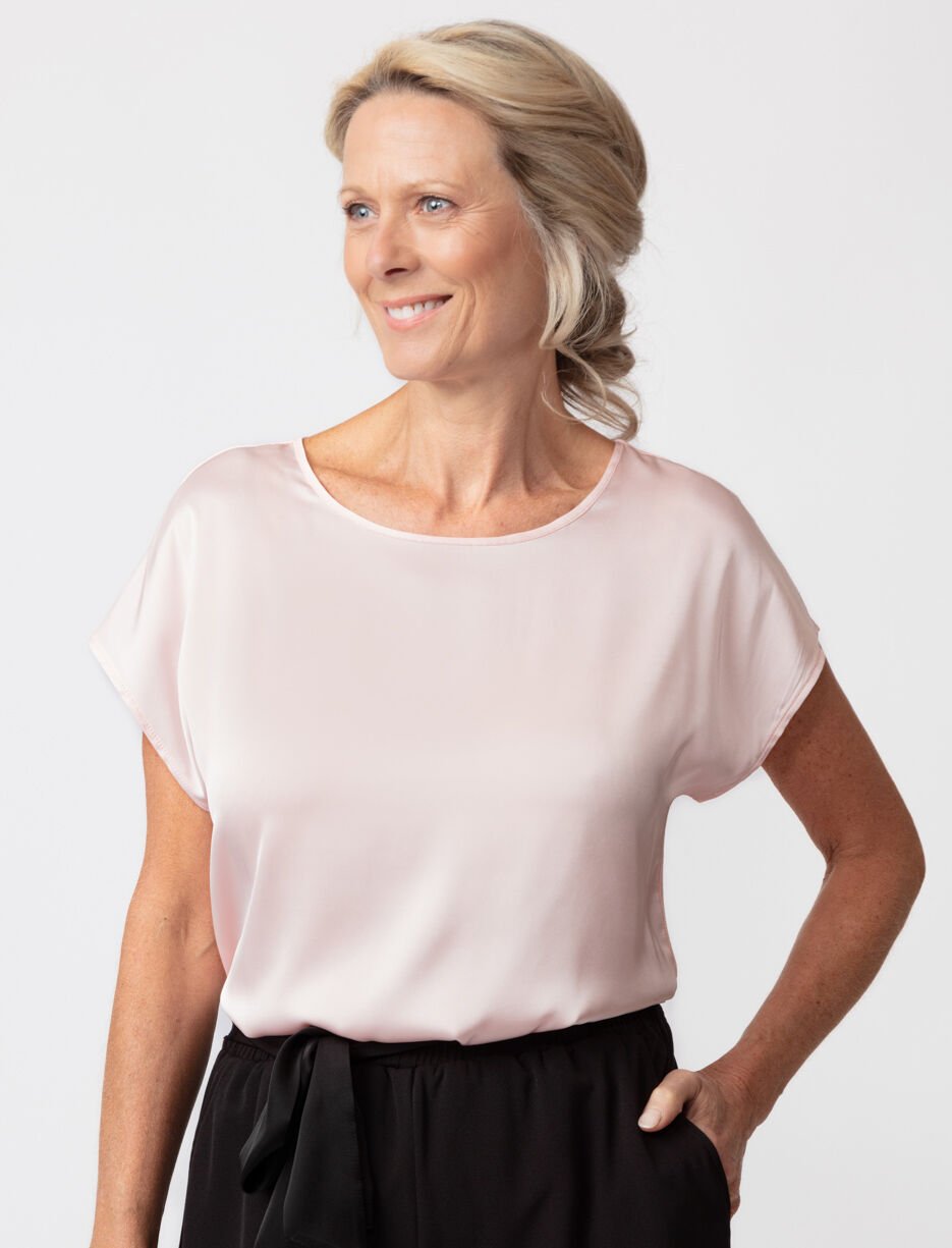 Satiny Dolman-sleeve T-shirt