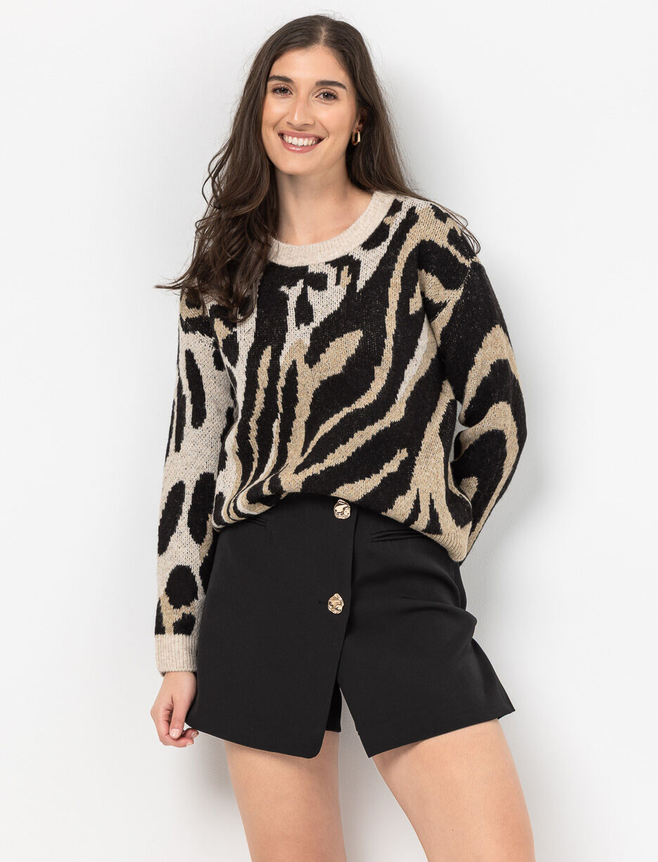 Jupe-short à boutons décoratifs